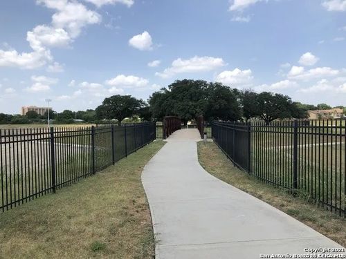 1005-923 Vance Jackson Rd, San Antonio, TX, 78201-2750 | Card Image