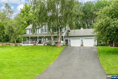 15 Franeks Rd, Hamburg, NJ, 07419-2608 | Card Image