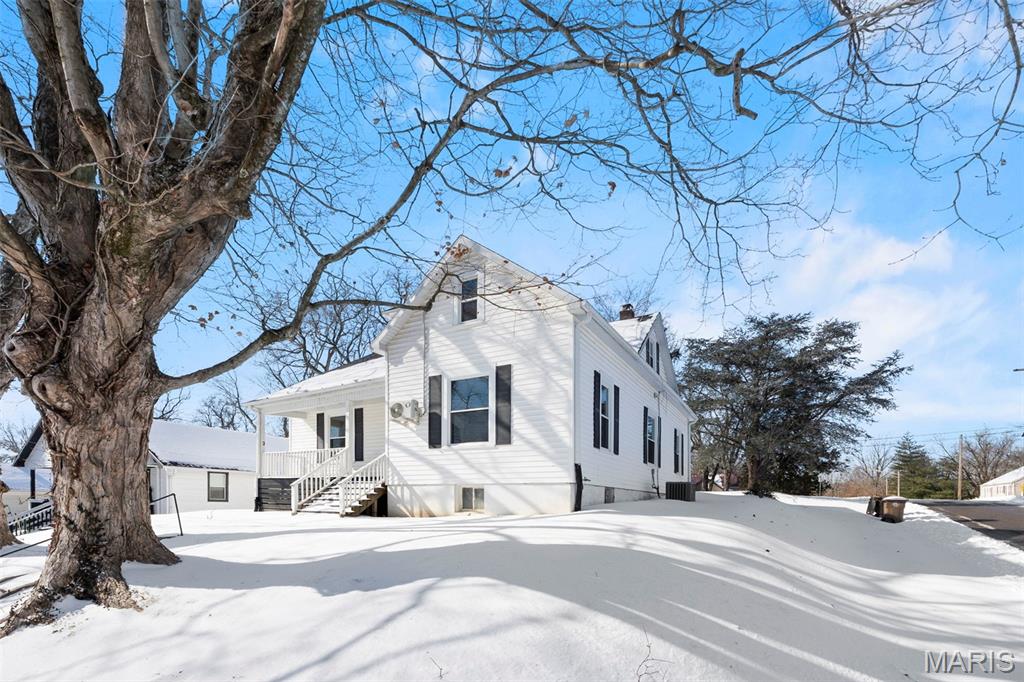1237 N Spanish St, For Sale in Cape Girardeau - eXp Realty