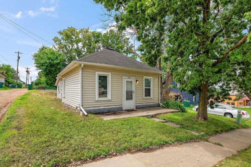 208 Swan St, Le Sueur, MN, 56058-1833 | Card Image