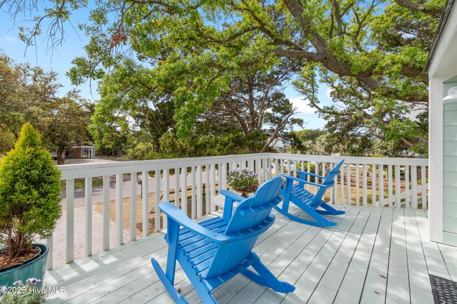 301 22 Nd Pl E, House other with 3 bedrooms, 3 bathrooms and 1 parking in Oak Island NC | Image 4