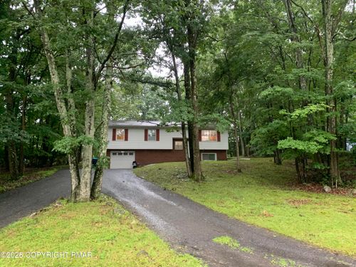 33 Seneca Rd, Mount Pocono, PA, 18344-1125 | Card Image