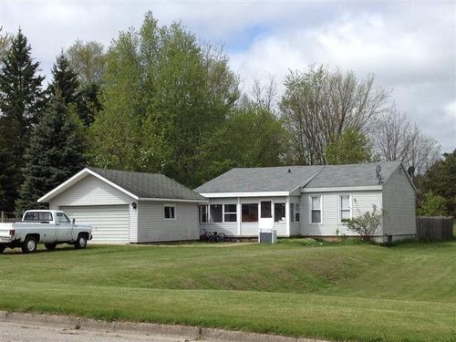 335 S Sears St, Reed City, MI, 49677-1135 | Card Image