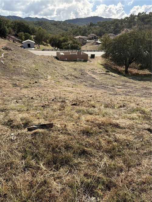 2480 Sand Harbor Ct, Paso Robles, CA, 93446-7758 | Card Image