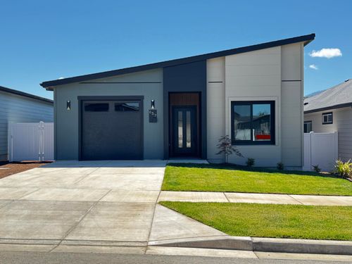 633 Terrazzo Way, Medford, OR, 97501 | Card Image