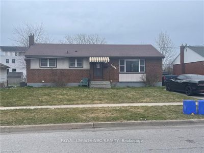 7274 Merritt Ave, House other with 3 bedrooms, 2 bathrooms and 3 parking in Niagara Falls ON | Image 2