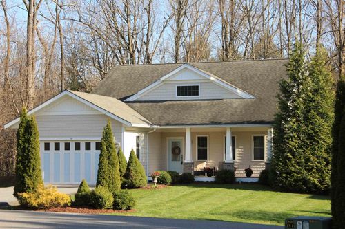79 Webster Rdg, Shelburne, VT, 05482-7160 | Card Image