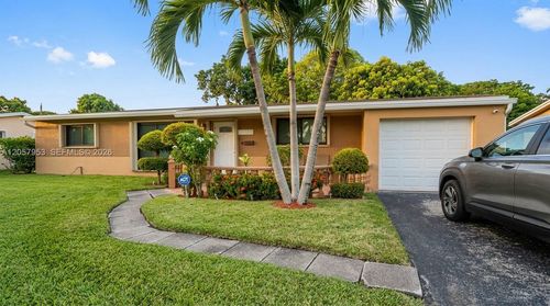 2200 Alcazar Dr, Miramar, FL, 33023-3612 | Card Image