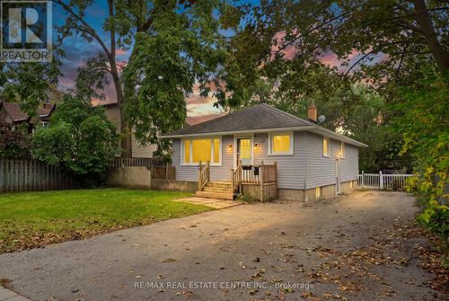 226 Delhi St, Guelph, ON, N1E4K2 | Card Image