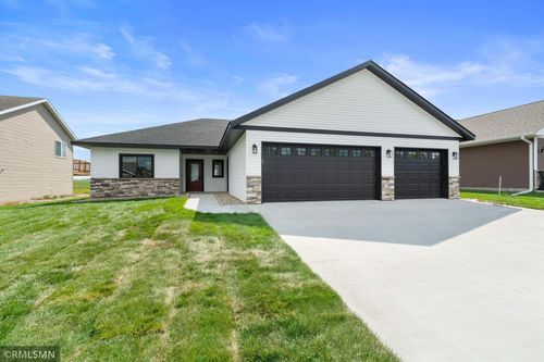 1534 9th Ave, Hutchinson, MN, 55350-2043 | Card Image