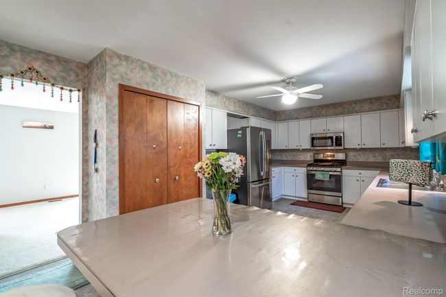 24593 Redwing Dr, House other with 4 bedrooms, 3 bathrooms and null parking in Novi MI | Image 12