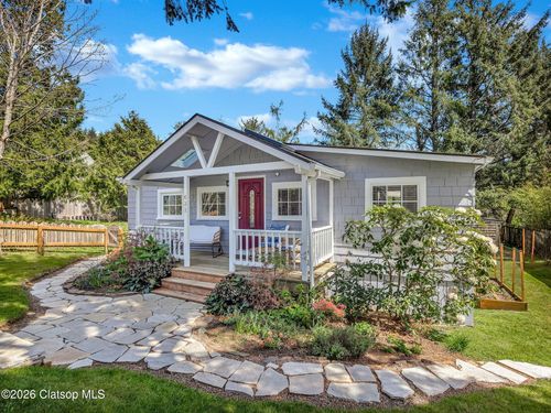 631 N Larch St, Cannon Beach, OR, 97110-3107 | Card Image