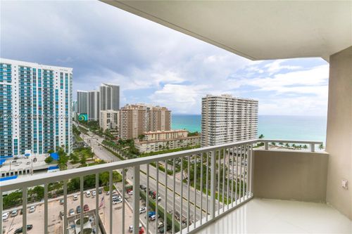 17k-1985 S Ocean Dr, Hallandale Beach, FL, 33009-5931 | Card Image