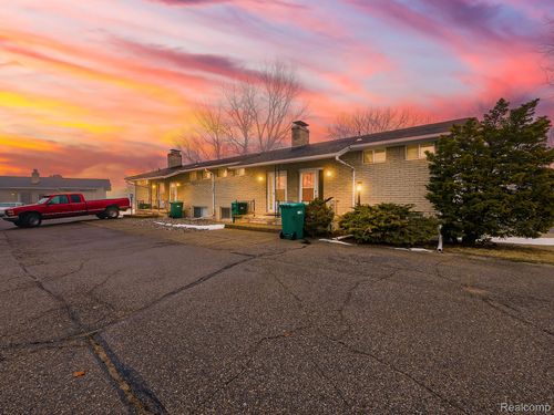 153 Huronview Ct, White Lake, MI, 48386-3510 | Card Image