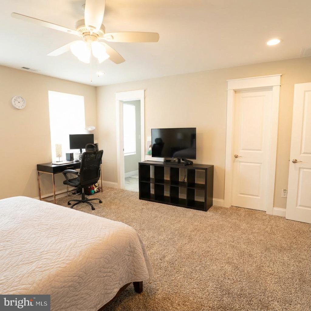 Residential in MOUNT HOLLY 4