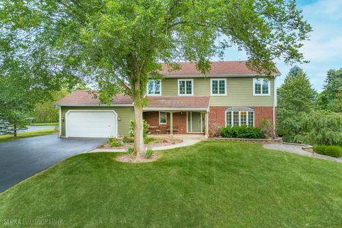 10410 Saddlebred Trl, Woodstock, IL, 60098-8673 | Card Image
