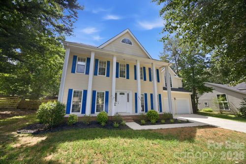 8048 Hunley Ridge Rd, Matthews, NC, 28104-4317 | Card Image