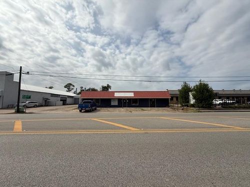 611 N Velasco St, Angleton, TX, 77515-4446 | Card Image