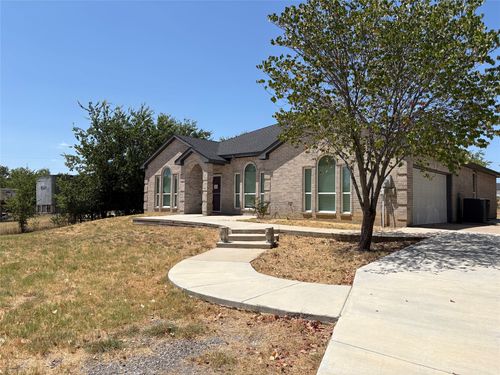 3437 Family Dr, Saginaw, TX, 76179-9439 | Card Image