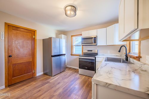 202 E St E, Glen Ullin, ND, 58631 | Card Image
