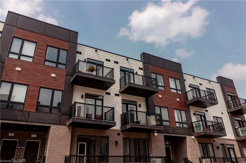 m11-40 Palace St, Kitchener, ON, N2E0J3 | Card Image