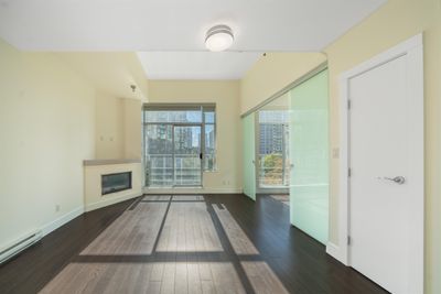 407 - 535 Smithe St, Condo with 1 bedrooms, 1 bathrooms and 1 parking in Vancouver BC | Image 2