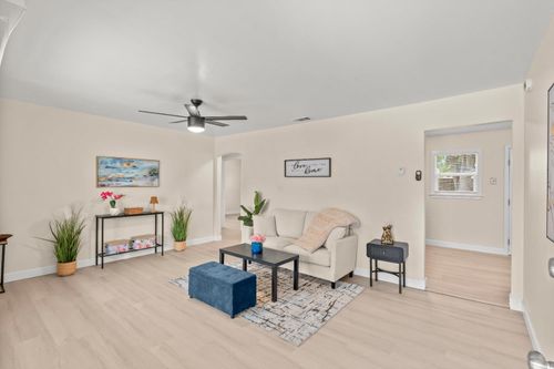 1419 38th Ave, Sacramento, CA, 95822-3426 | Card Image