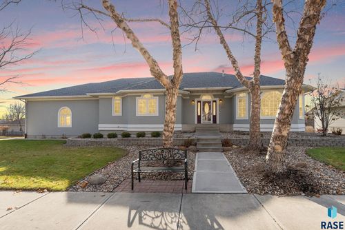 417 E Meadowlark Cir, Brandon, SD, 57005-1082 | Card Image