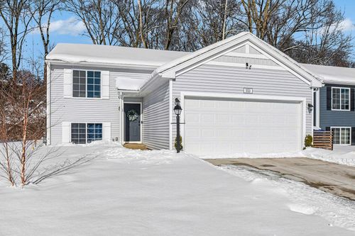 553 N Cygnet Lake Dr, Benton Harbor, MI, 49022-6405 | Card Image