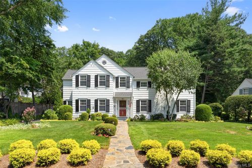 30 Birch Brook Rd, Yonkers, NY, 10708-2016 | Card Image