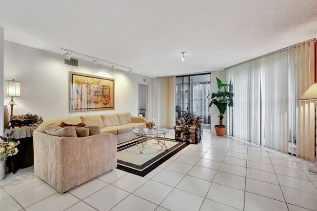 APT-104 - 7449 Glendevon Ln, Condo with 2 bedrooms, 2 bathrooms and null parking in Delray Beach FL | Image 12