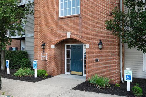 1066 Larkspur Ct, Florence, KY, 41042-6924 | Card Image