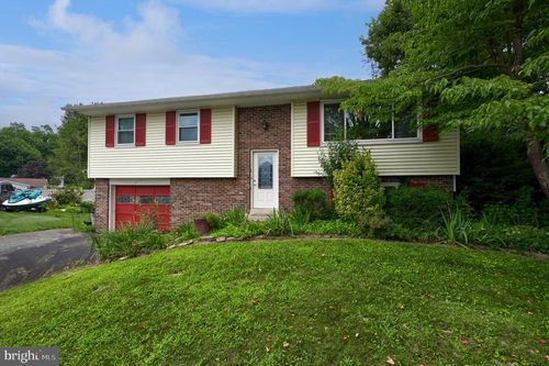 373 Holly Hock Cir, MOUNTVILLE, PA, 17554-1252 | Card Image