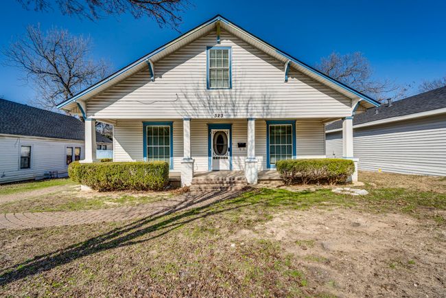 323 W University Ave, House other with 3 bedrooms, 2 bathrooms and null parking in Waxahachie TX | Image 4