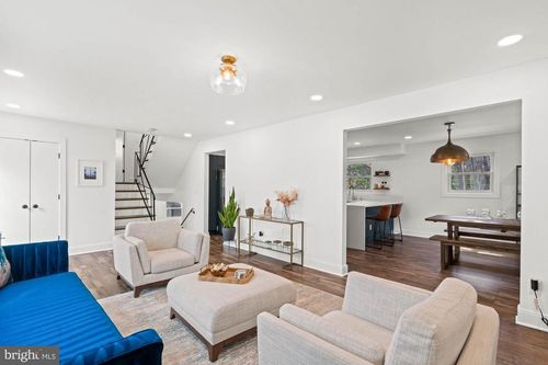 9817 Fernwood Rd, BETHESDA, MD, 20817-1511 | Card Image