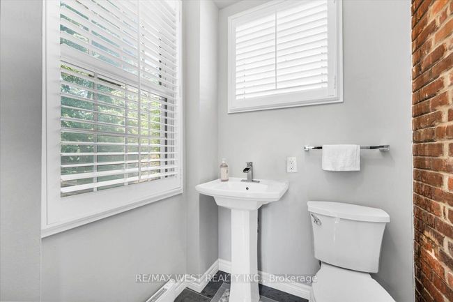 206 Howard Park Ave, House other with 5 bedrooms, 4 bathrooms and null parking in Toronto ON | Image 20