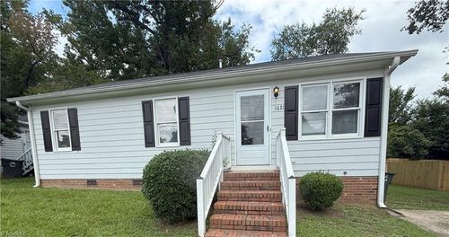 1621 Eastwood Ave, Greensboro, NC, 27401-3938 | Card Image