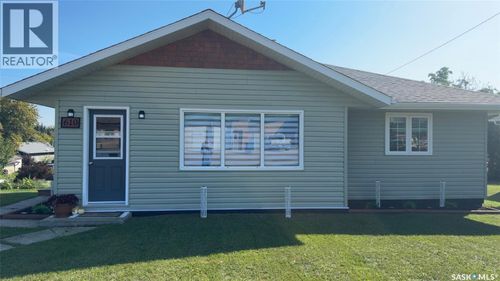 610 Albert St, Hudson Bay, SK, S0E0Y0 | Card Image