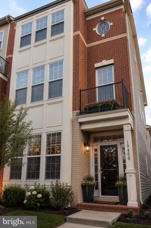 19400 Front St, LEESBURG, VA, 20176-6541 | Card Image