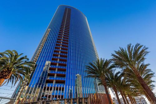 3006-888 W E Street, San Diego, CA, 92101 | Card Image