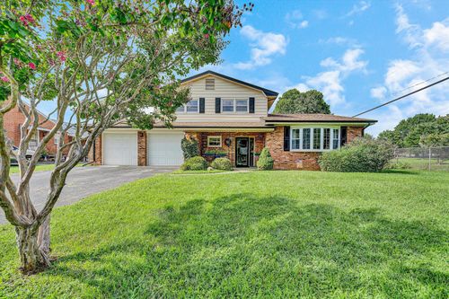 1403 Azalea St, Salem, VA, 24153-2439 | Card Image