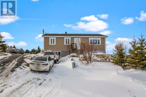 573 Main Rd, Pouch Cove, NL, A0A | Card Image