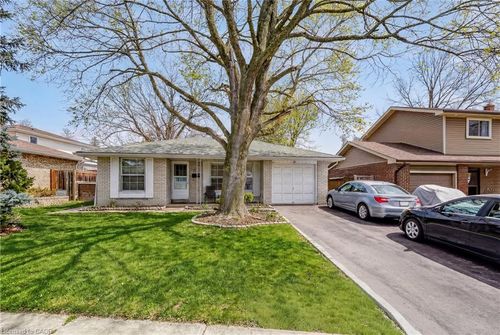 2145 Sandringham Dr, Burlington, ON, L7P1T8 | Card Image