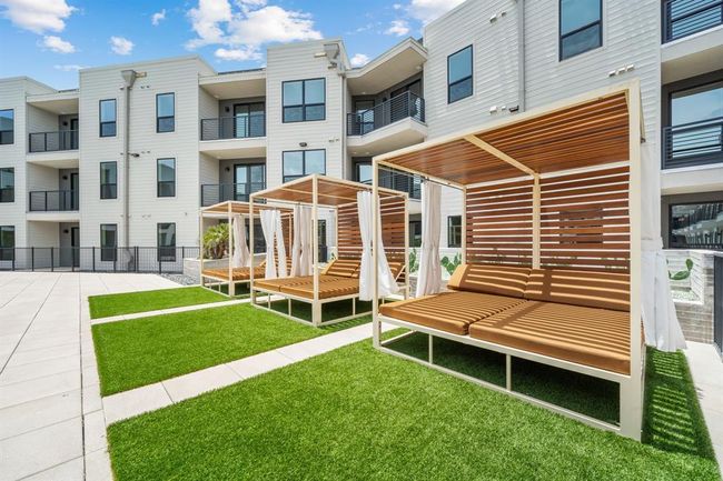 Poolside cabanas | Image 33
