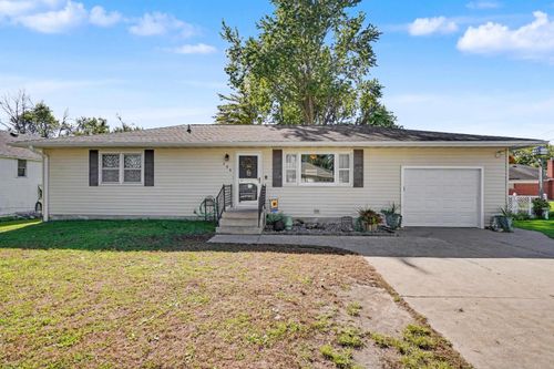 709 Ne 7th Street, Independence, IA, 50644 | Card Image