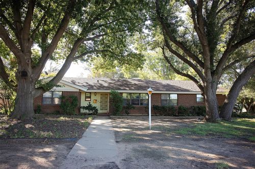 1400 Oak Hills Dr, Graham, TX, 76450-4905 | Card Image