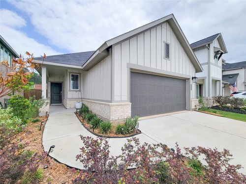 2818 Bluebonnet Ridge Dr, Conroe, TX, 77304-3377 | Card Image