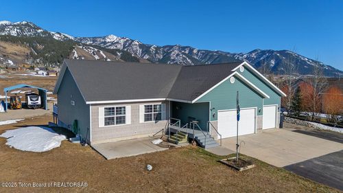 1002 Lariat Dr, Etna, WY, 83118-8728 | Card Image