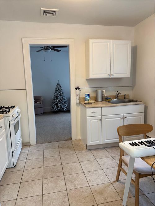 37 Church St, Bedford Hills, NY, 10507-1805 | Card Image