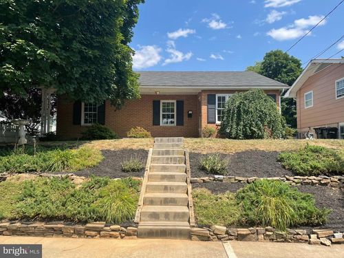 332 Parkway St, WINCHESTER, VA, 22601-5146 | Card Image